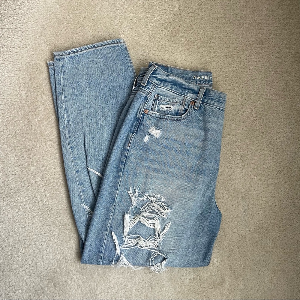 American Eagle Relaxed Mom Jean